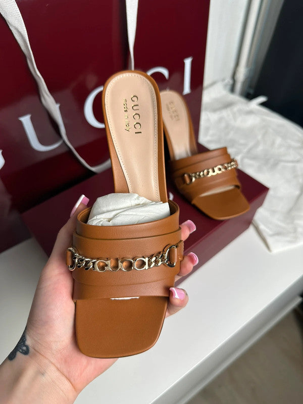 Gucci Sandales Talon Large Cuir Marron Détail Chaîne T.38 — Neuves