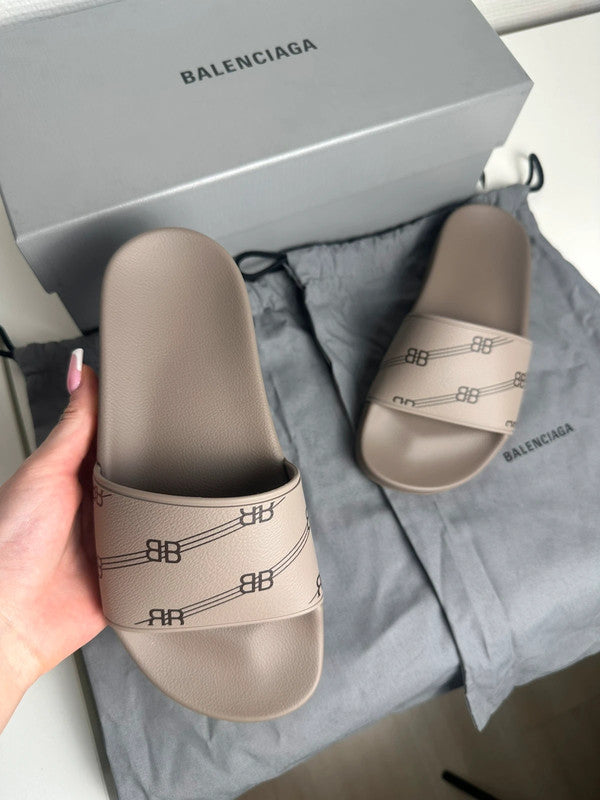 Balenciaga Pool Slide Monogram BB Caoutchouc Beige Taupe T.36 — Neuves