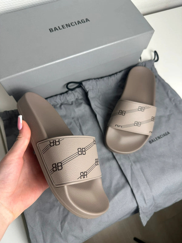 Balenciaga Pool Slide Monogram BB Caoutchouc Beige Taupe T.36 — Neuves