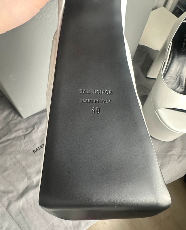 Balenciaga Sandales Plateforme Cuir Verni Blanc T.40 — Neuves