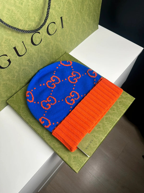 Gucci Bonnet GG Jacquard Laine Bleu & Rouge T.M — Neuf
