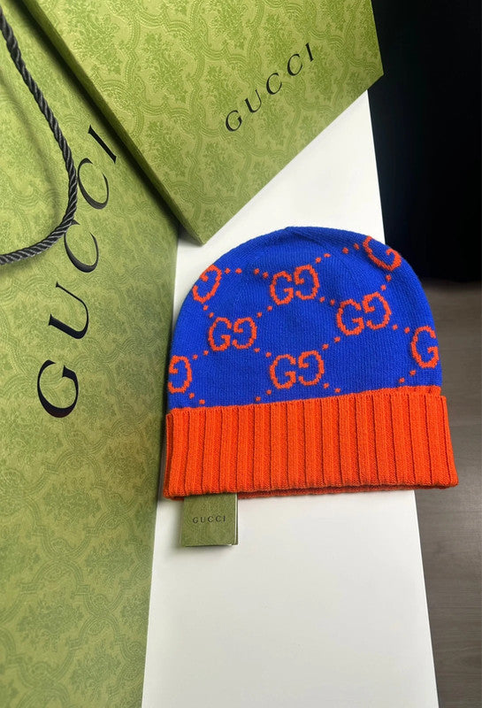 Gucci Bonnet GG Jacquard Laine Bleu & Rouge T.M — Neuf