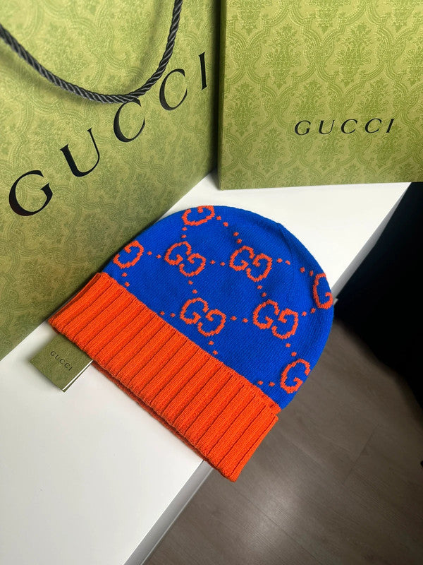 Gucci Bonnet GG Jacquard Laine Bleu & Rouge T.M — Neuf