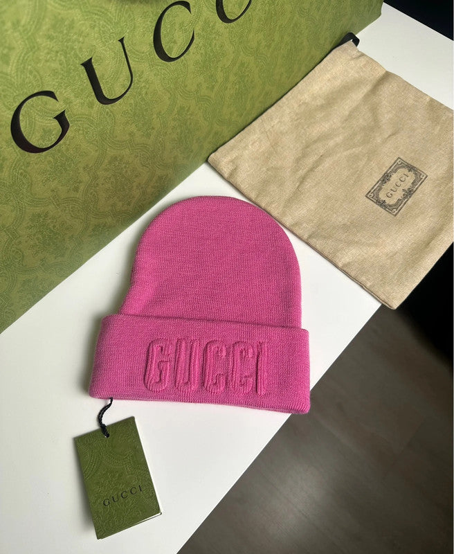 Gucci Bonnet Laine Rose Fuchsia Logo Brodé T.M — Neuf