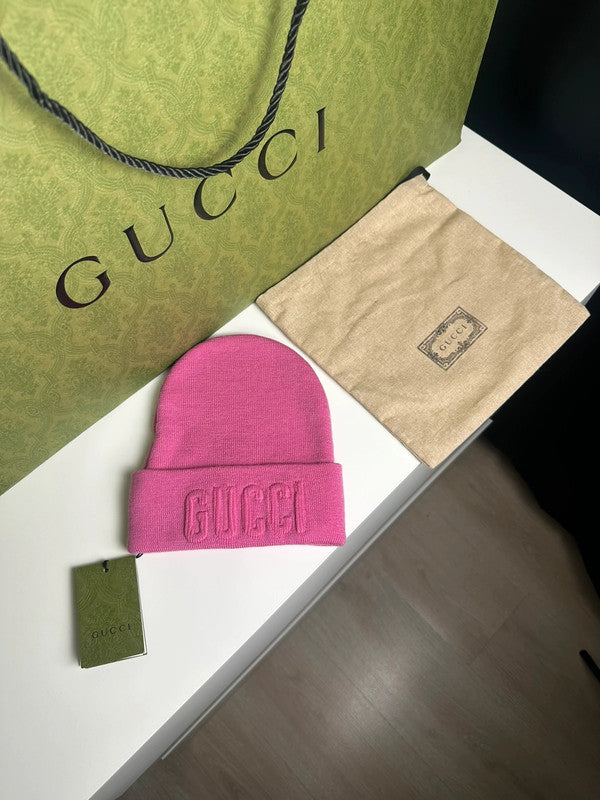 Gucci Bonnet Laine Rose Fuchsia Logo Brodé T.M — Neuf