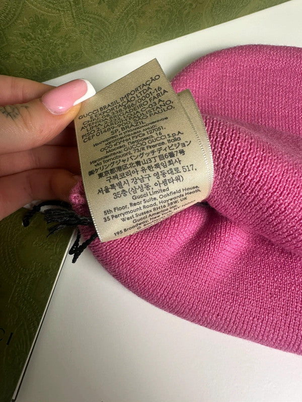 Gucci Bonnet Laine Rose Fuchsia Logo Brodé T.M — Neuf