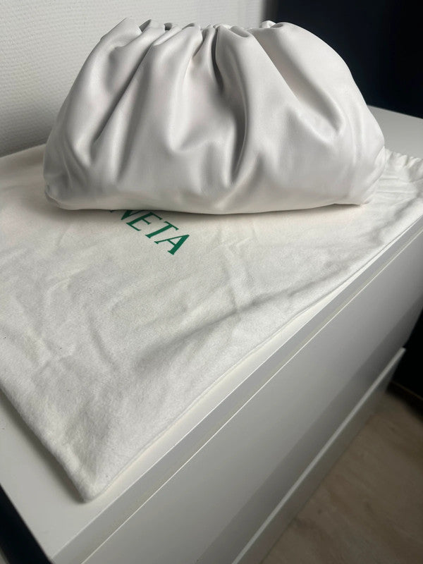 Bottega Veneta The Pouch cuir blanc grand modèle neuf dustbag